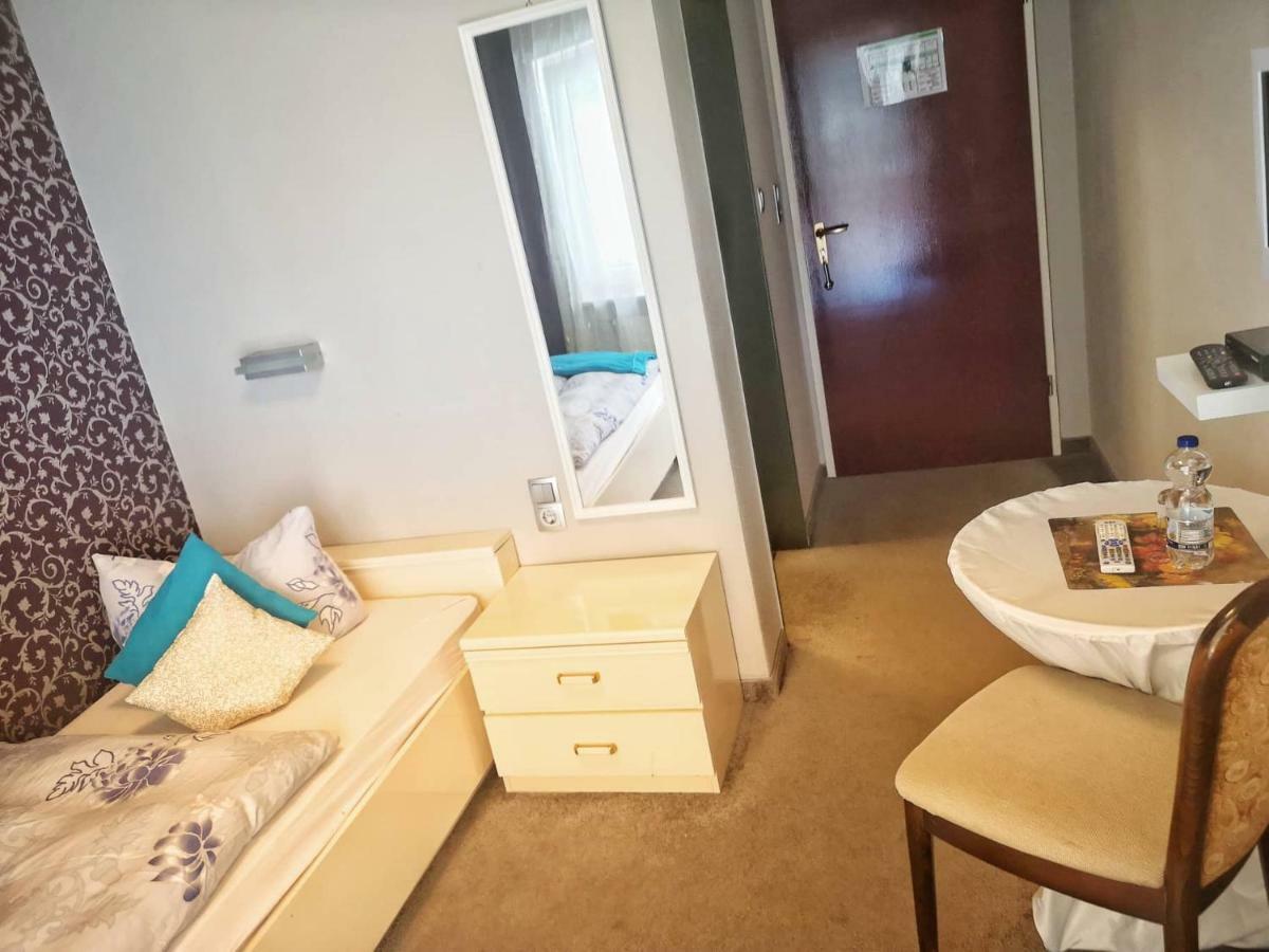 Hotel Pension Waldbaude Warmensteinach Bagian luar foto
